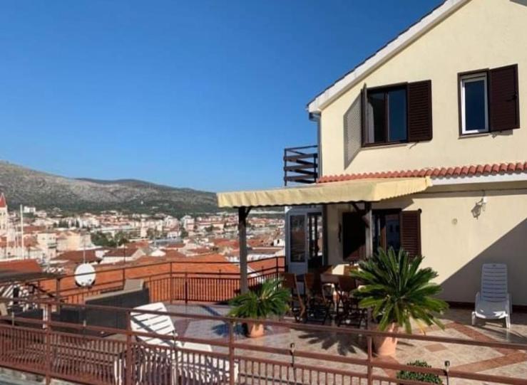 Fresh Apartments Dar Orlic Trogir Exterior foto